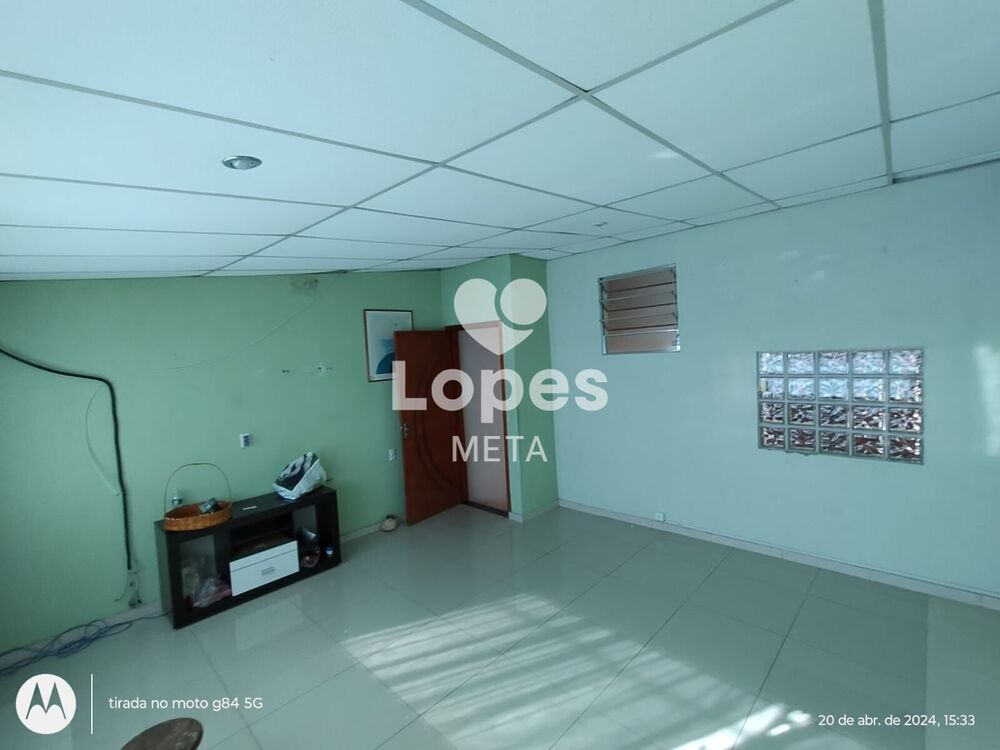 Casa à venda com 3 quartos, 150m² - Foto 1