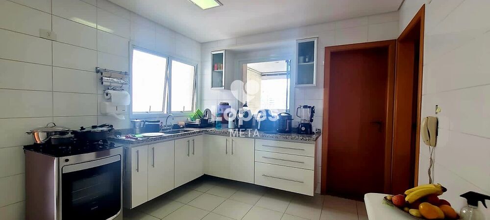 Apartamento à venda com 3 quartos, 184m² - Foto 1