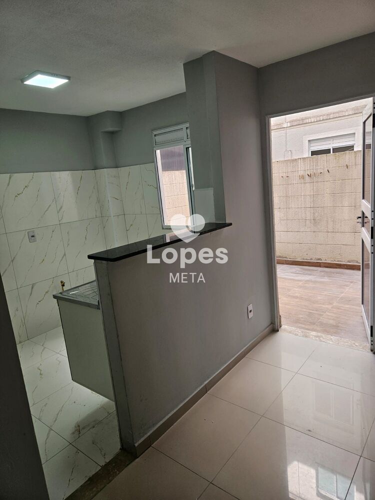 Apartamento à venda com 2 quartos, 40m² - Foto 2