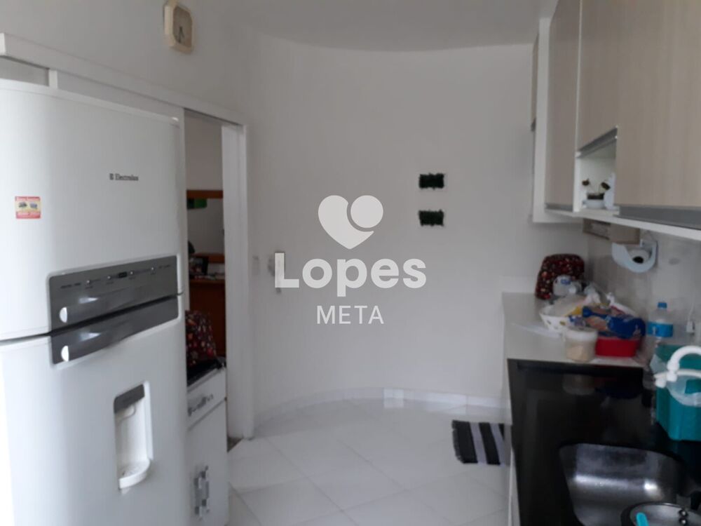 Apartamento à venda com 3 quartos, 97m² - Foto 2