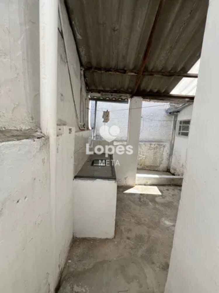 Casa à venda com 3 quartos, 81m² - Foto 5