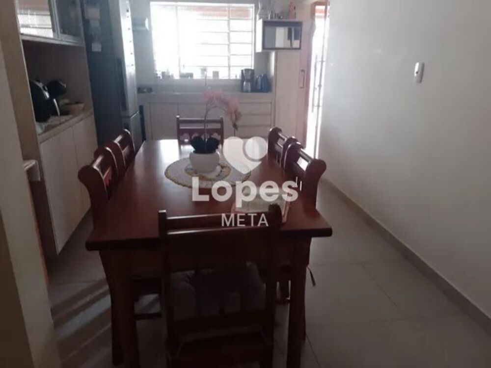 Casa à venda com 3 quartos, 156m² - Foto 3