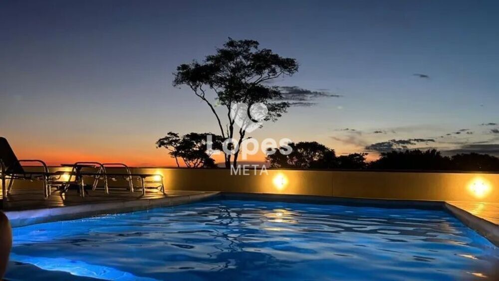 Casa à venda com 4 quartos, 1250m² - Foto 1