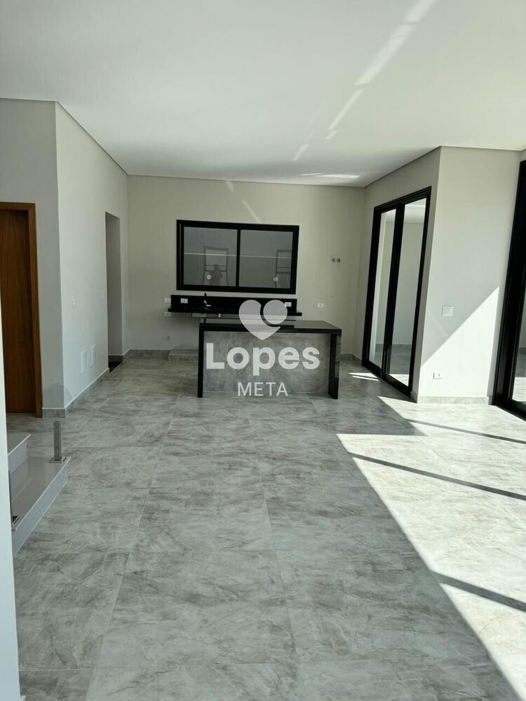 Casa à venda com 4 quartos, 230m² - Foto 4