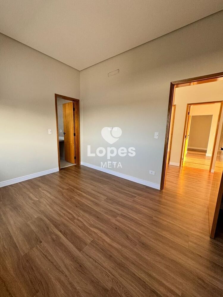 Casa à venda com 4 quartos, 230m² - Foto 17
