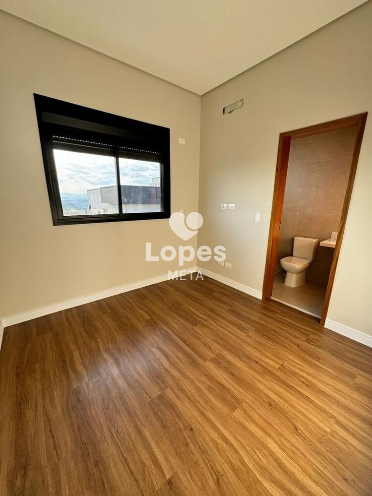 Casa à venda com 4 quartos, 230m² - Foto 15