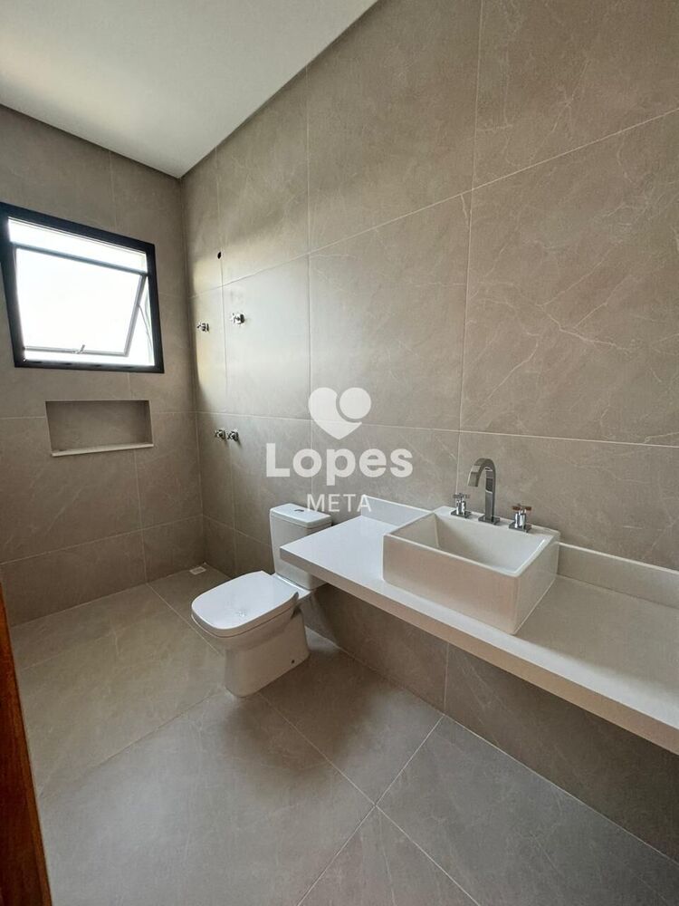 Casa à venda com 4 quartos, 230m² - Foto 18