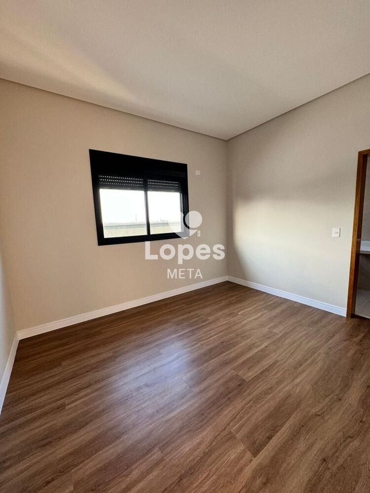 Casa à venda com 4 quartos, 230m² - Foto 16