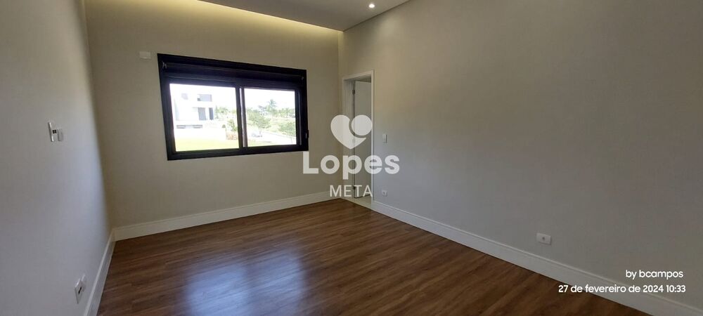 Casa à venda com 4 quartos, 360m² - Foto 4