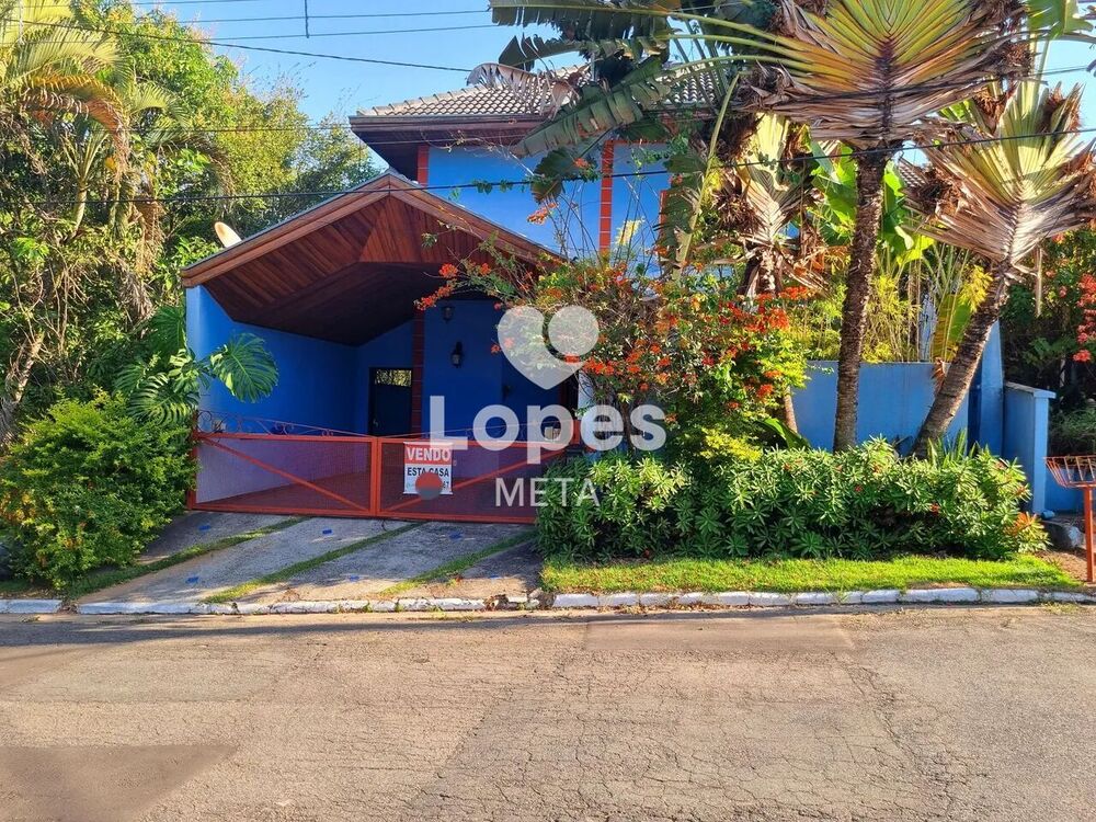 Casa, 5 quartos, 237 m² - Foto 1