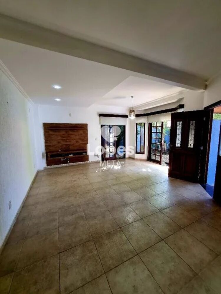 Casa, 5 quartos, 237 m² - Foto 2