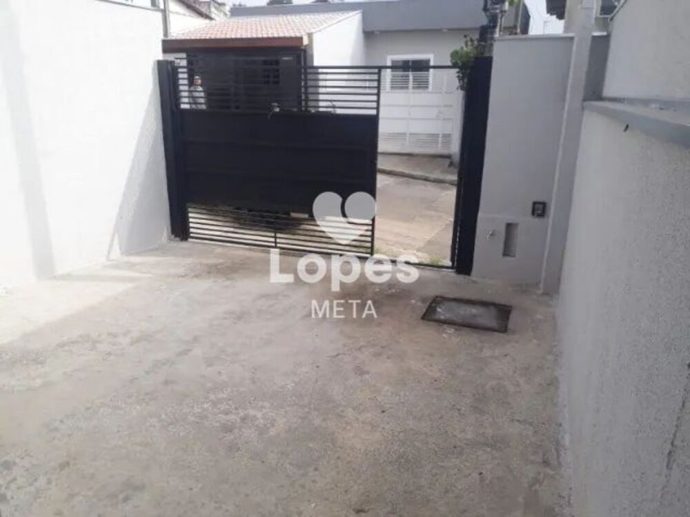 Casa à venda com 2 quartos, 67m² - Foto 2