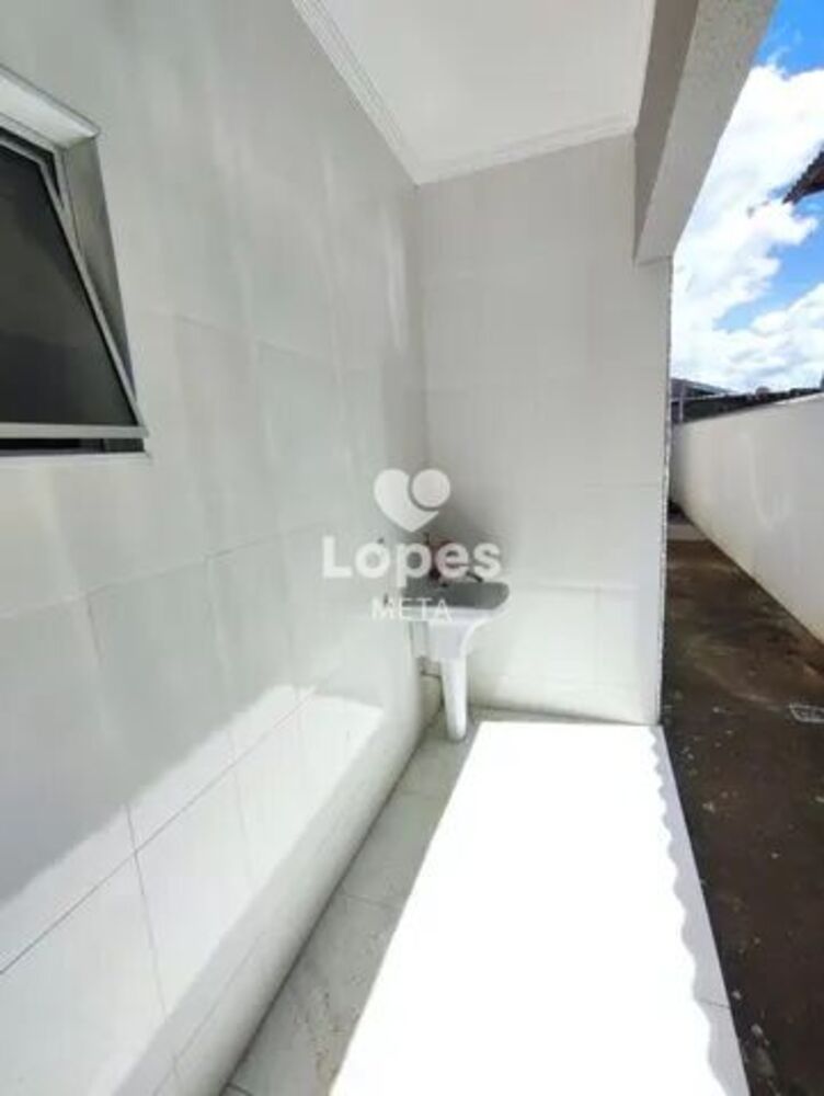 Casa à venda com 2 quartos, 67m² - Foto 12