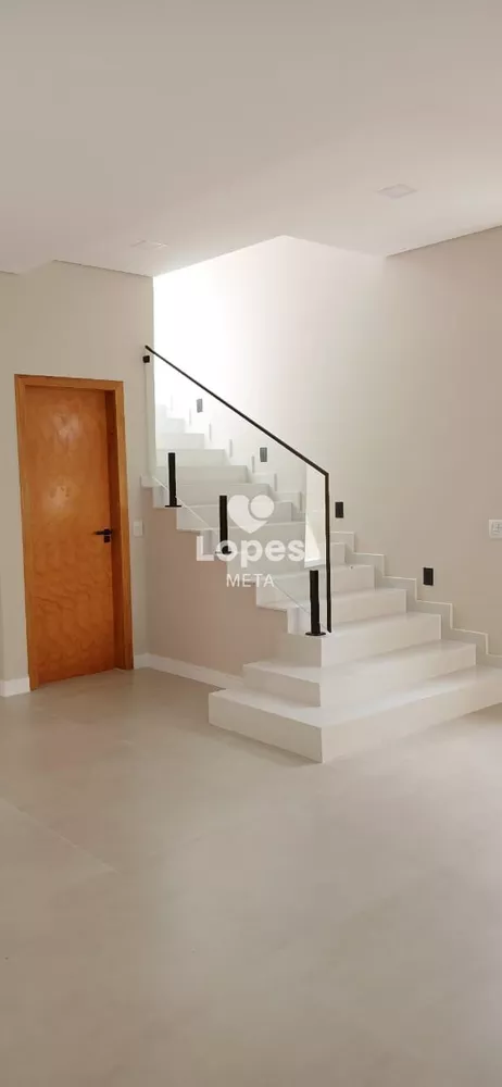Casa, 3 quartos, 252 m² - Foto 2