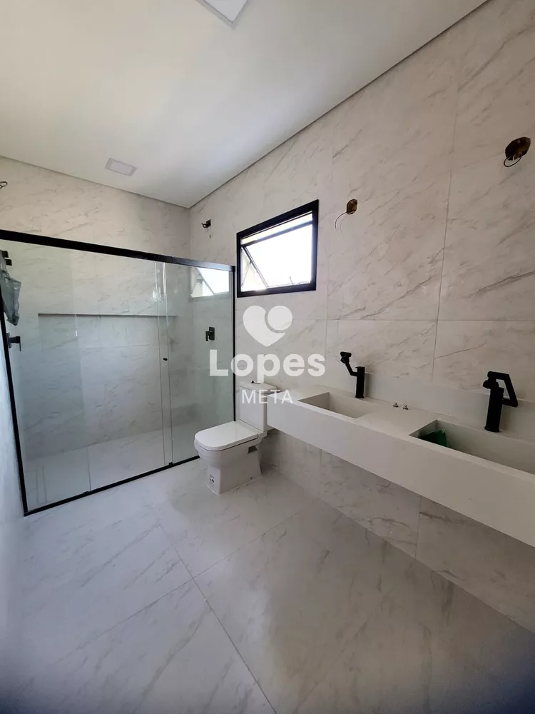 Casa, 3 quartos, 252 m² - Foto 1