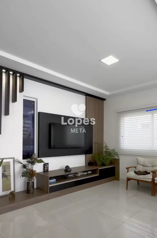 Casa, 4 quartos, 270 m² - Foto 12