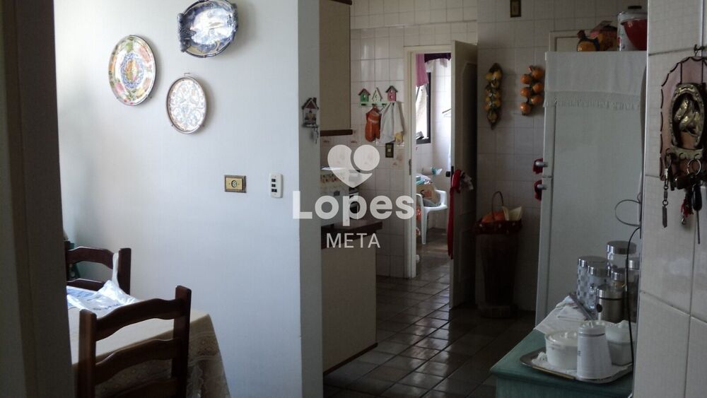 Apartamento, 4 quartos, 198 m² - Foto 2