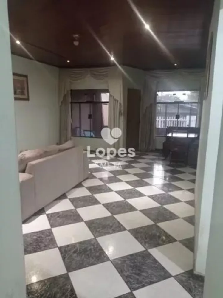 Casa, 3 quartos, 250 m² - Foto 2