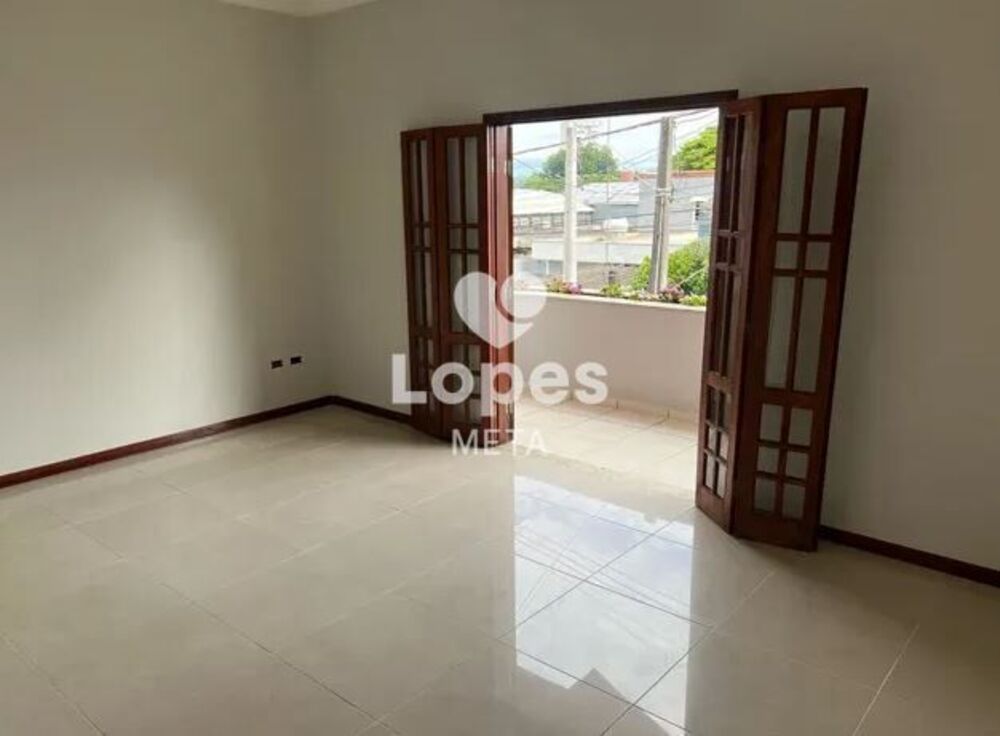Casa, 4 quartos, 320 m² - Foto 2