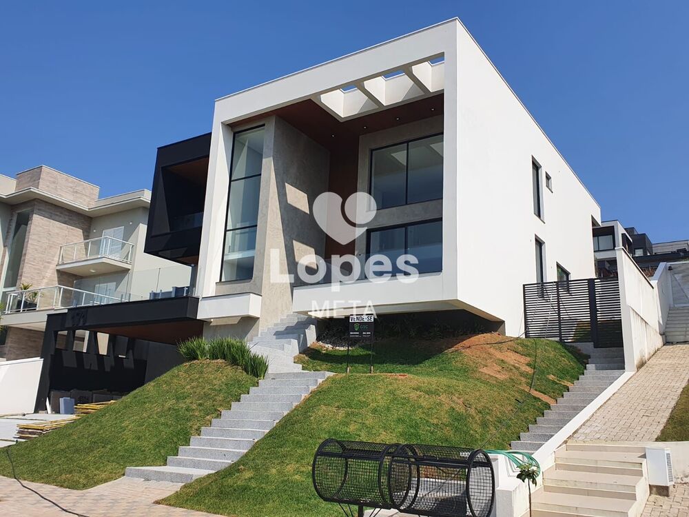 Casa à venda com 4 quartos, 437m² - Foto 1
