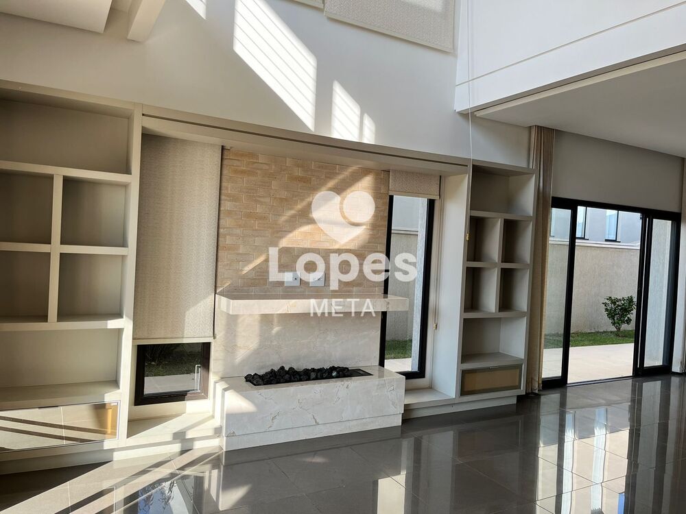 Casa à venda com 4 quartos, 330m² - Foto 3