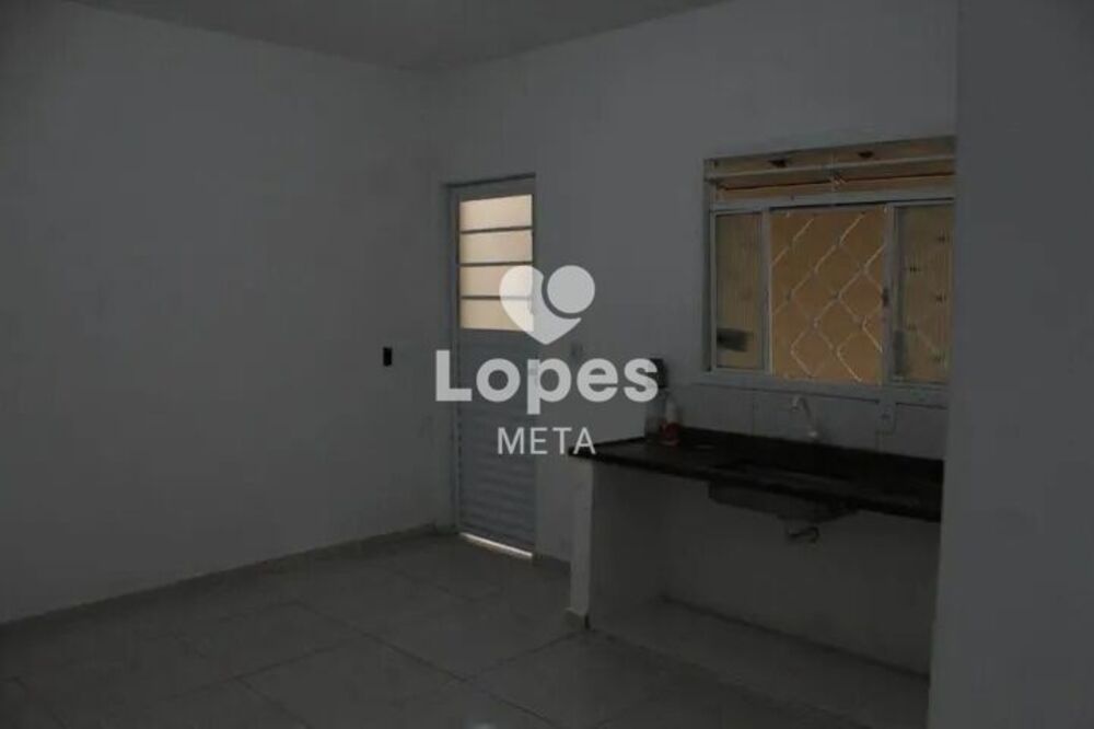 Casa à venda com 2 quartos, 300m² - Foto 6