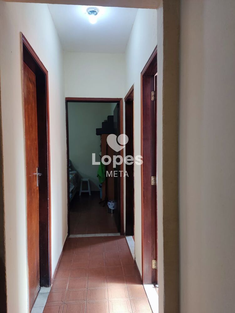 Casa à venda com 2 quartos, 75m² - Foto 4