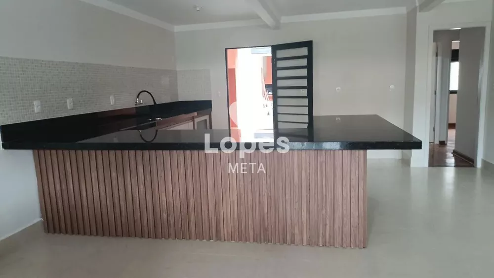 Casa, 3 quartos, 250 m² - Foto 4