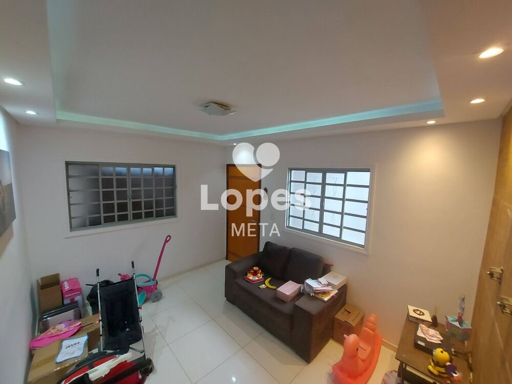 Casa à venda com 5 quartos, 166m² - Foto 2