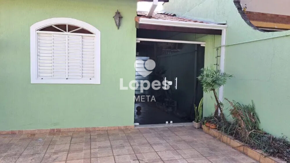 Casa à venda com 2 quartos, 62m² - Foto 4