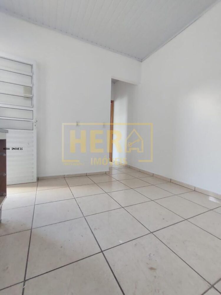 Casa para alugar com 1 quarto, 300m² - Foto 3