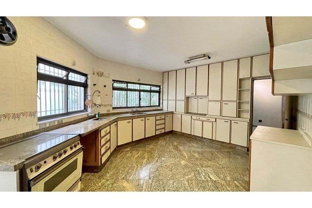 Casa à venda com 5 quartos, 810m² - Foto 1