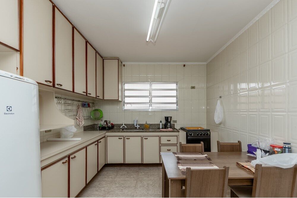 Casa à venda com 3 quartos, 196m² - Foto 2