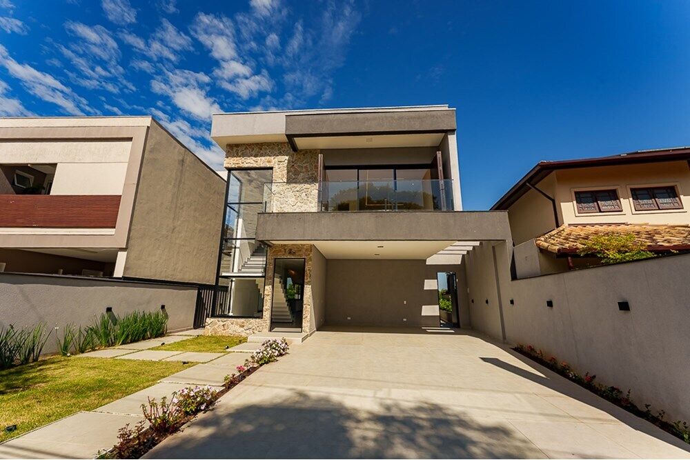 Casa à venda com 5 quartos, 335m² - Foto 1
