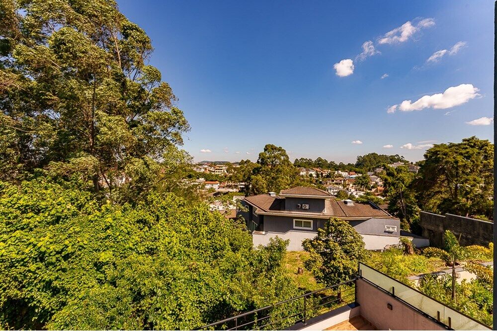 Casa à venda com 5 quartos, 335m² - Foto 2