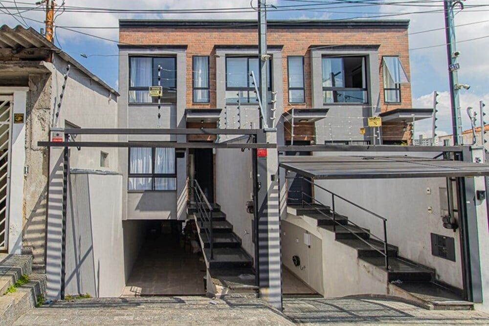 Casa à venda com 3 quartos, 161m² - Foto 1