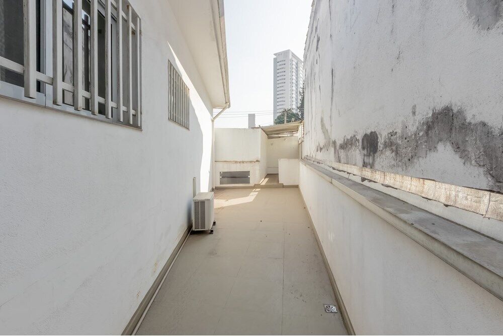 Casa à venda com 3 quartos, 180m² - Foto 1