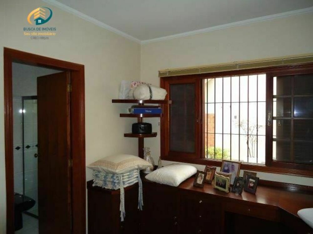Casa, 3 quartos, 224 m² - Foto 1