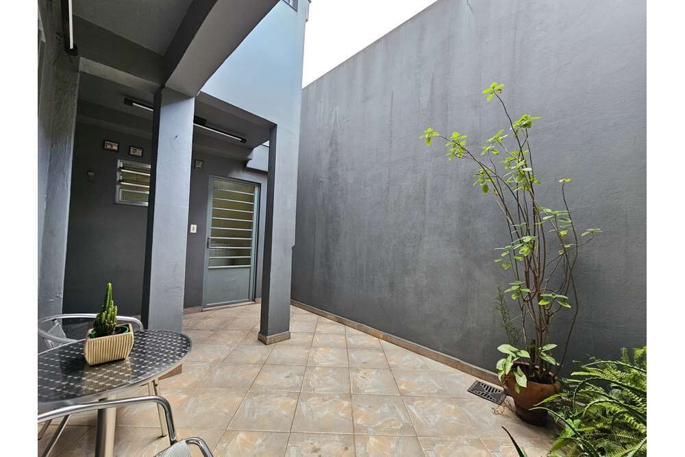 Casa à venda com 3 quartos, 150m² - Foto 2