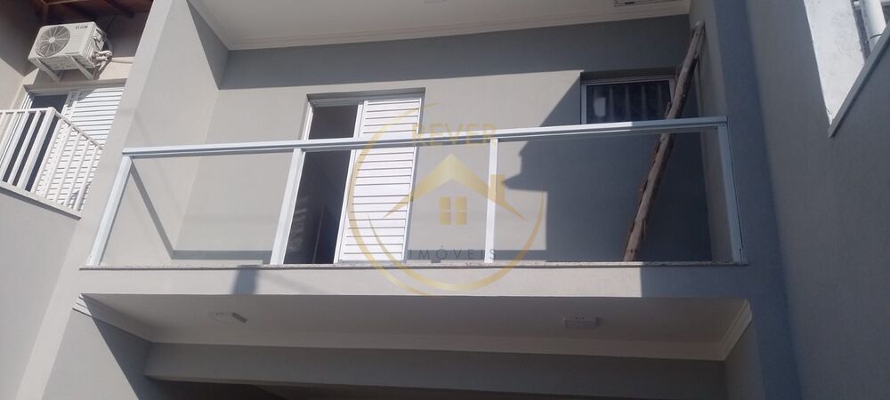 Casa à venda com 3 quartos, 123m² - Foto 1