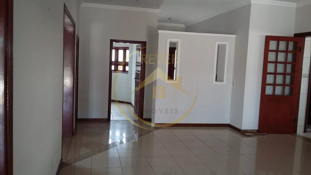 Casa à venda com 4 quartos, 457m² - Foto 3