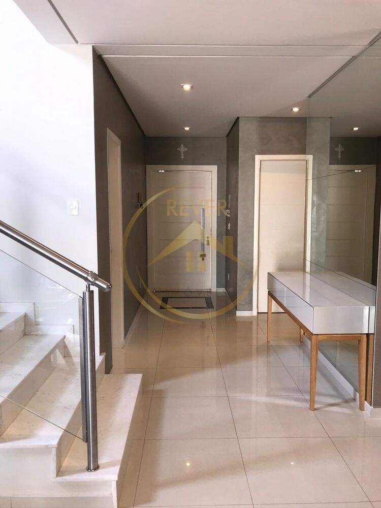 Casa, 4 quartos, 252 m² - Foto 1