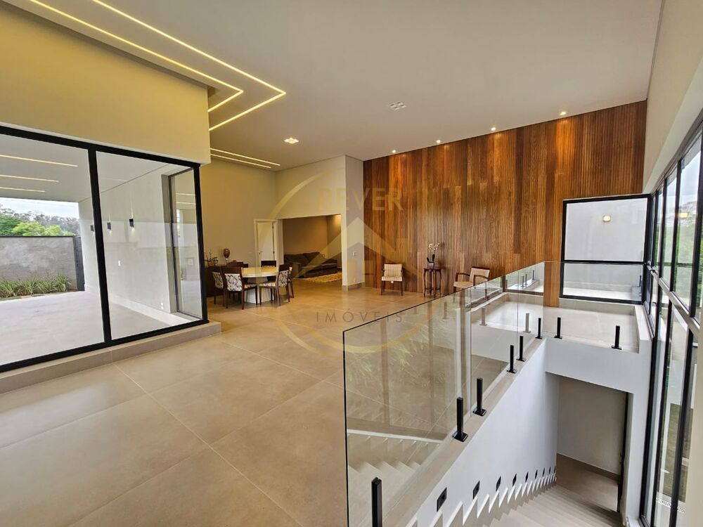 Casa para alugar com 4 quartos, 381m² - Foto 2