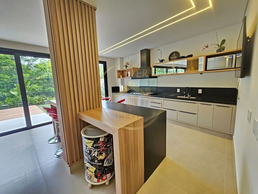Casa para alugar com 4 quartos, 381m² - Foto 6