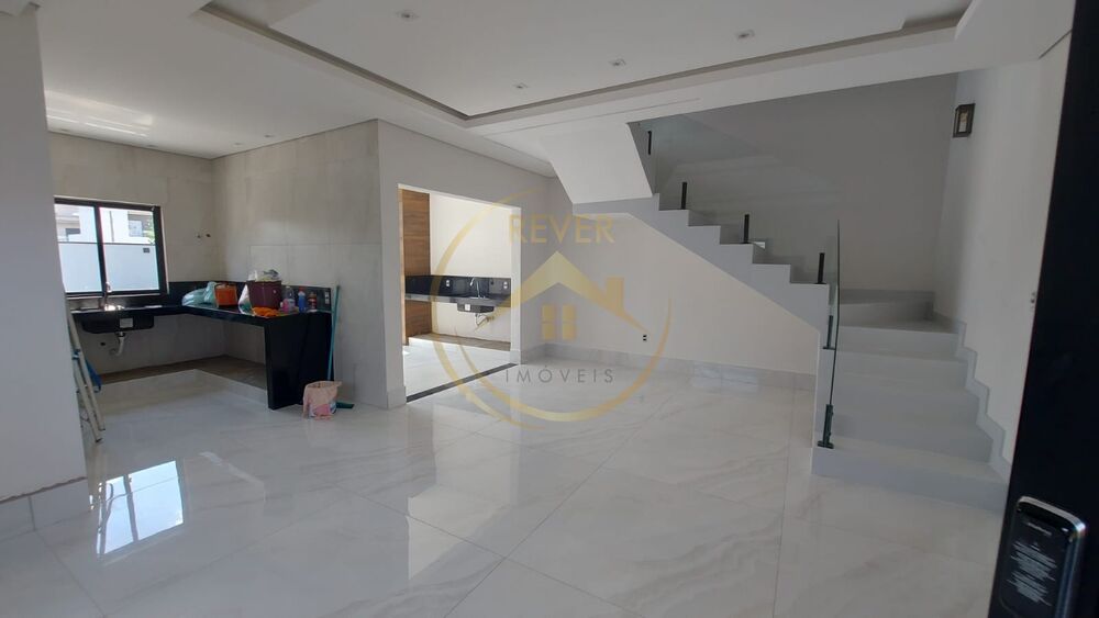 Casa à venda com 3 quartos, 162m² - Foto 1