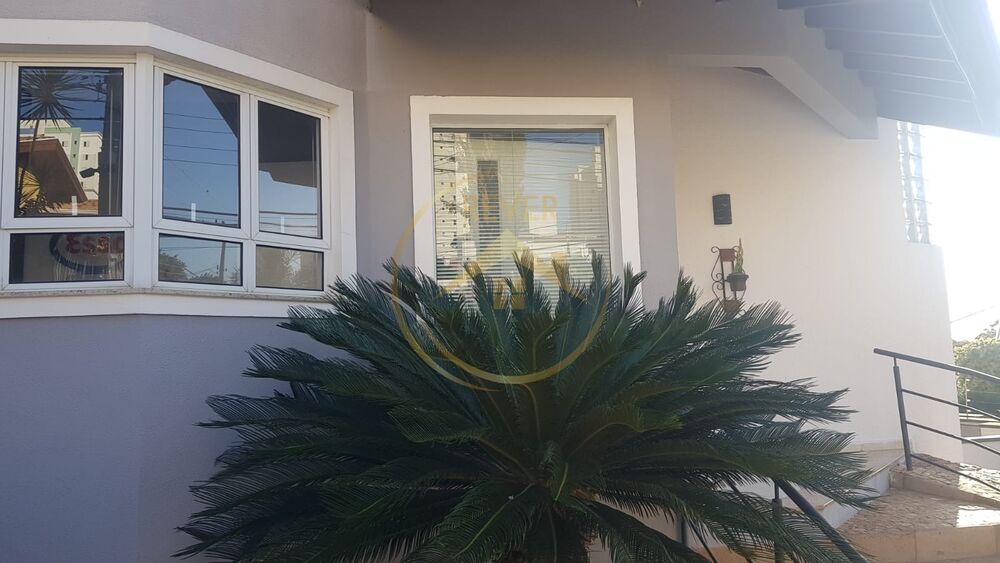 Casa, 5 quartos, 361 m² - Foto 1