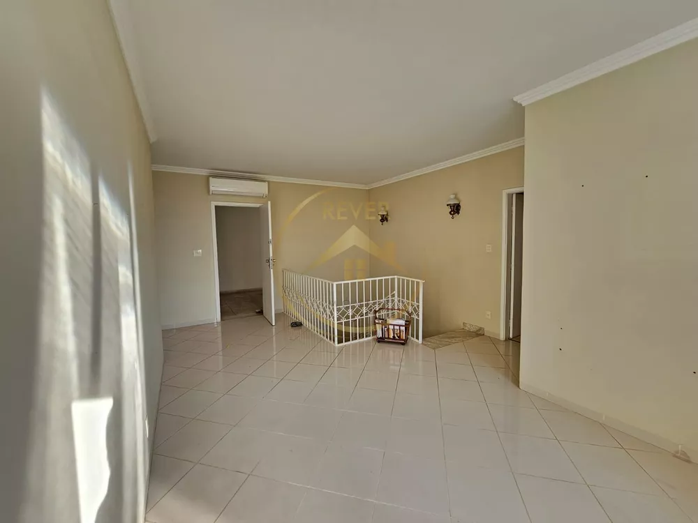 Casa à venda com 3 quartos, 250m² - Foto 4