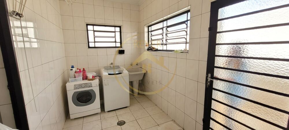 Casa para alugar com 4 quartos, 414m² - Foto 3