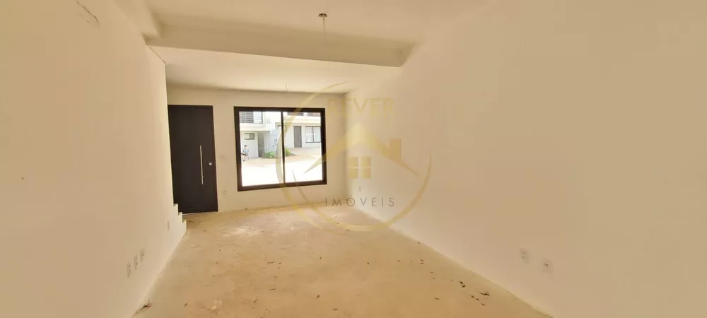 Casa à venda com 3 quartos, 130m² - Foto 2