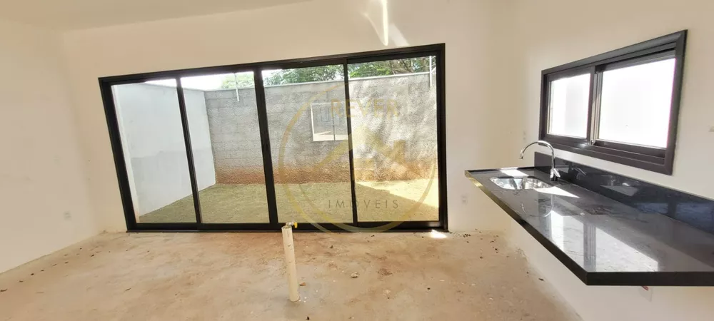 Casa à venda com 3 quartos, 130m² - Foto 3